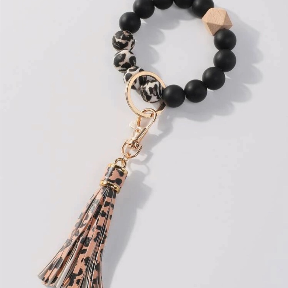 KEYCHAIN WITH TASSLE - Picture 12 of 12